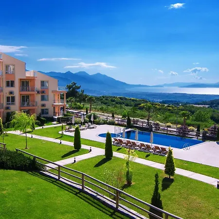 Unique Golf And Hotel