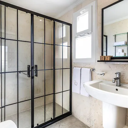 호텔 Unique Golf And